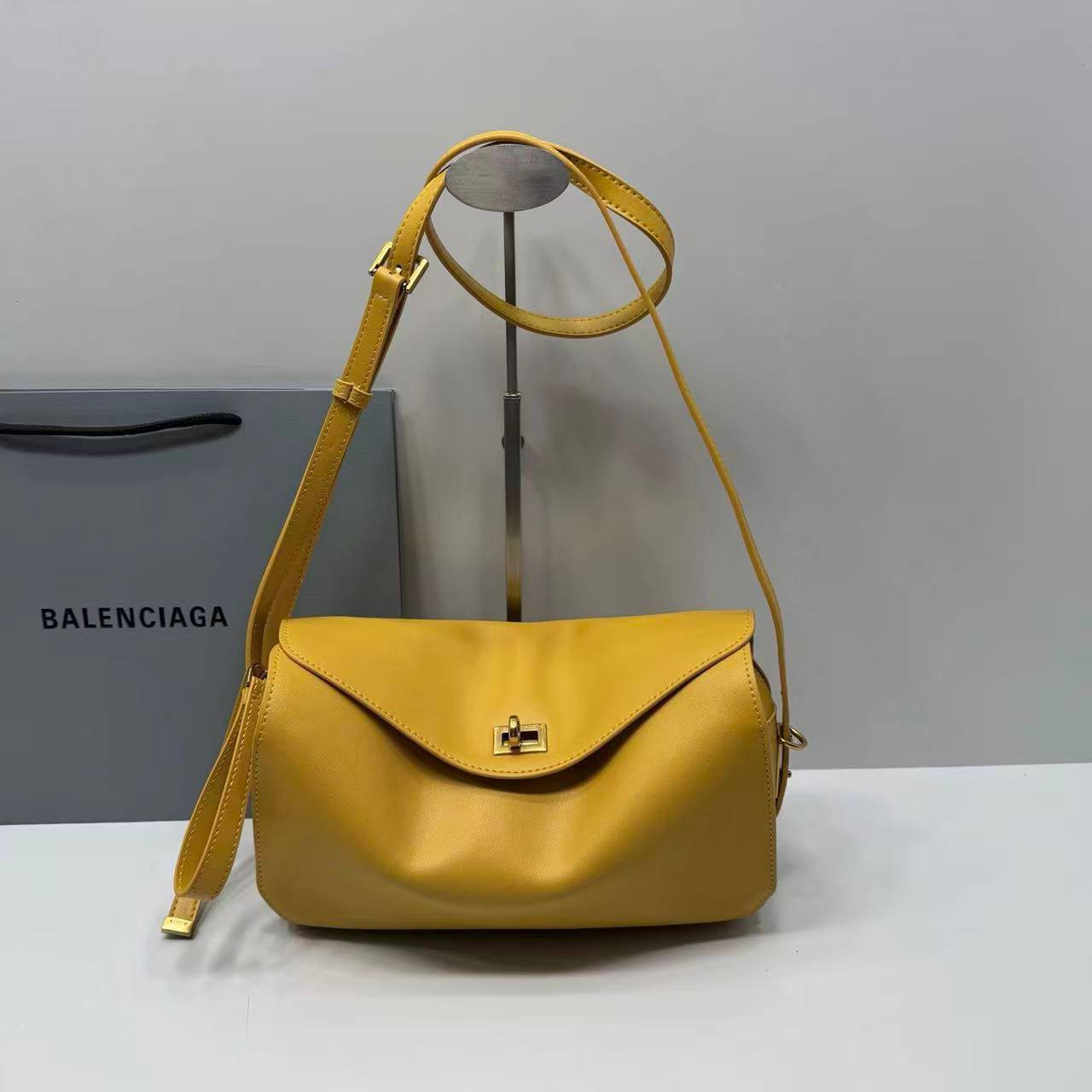 Сумка Balenciaga 1