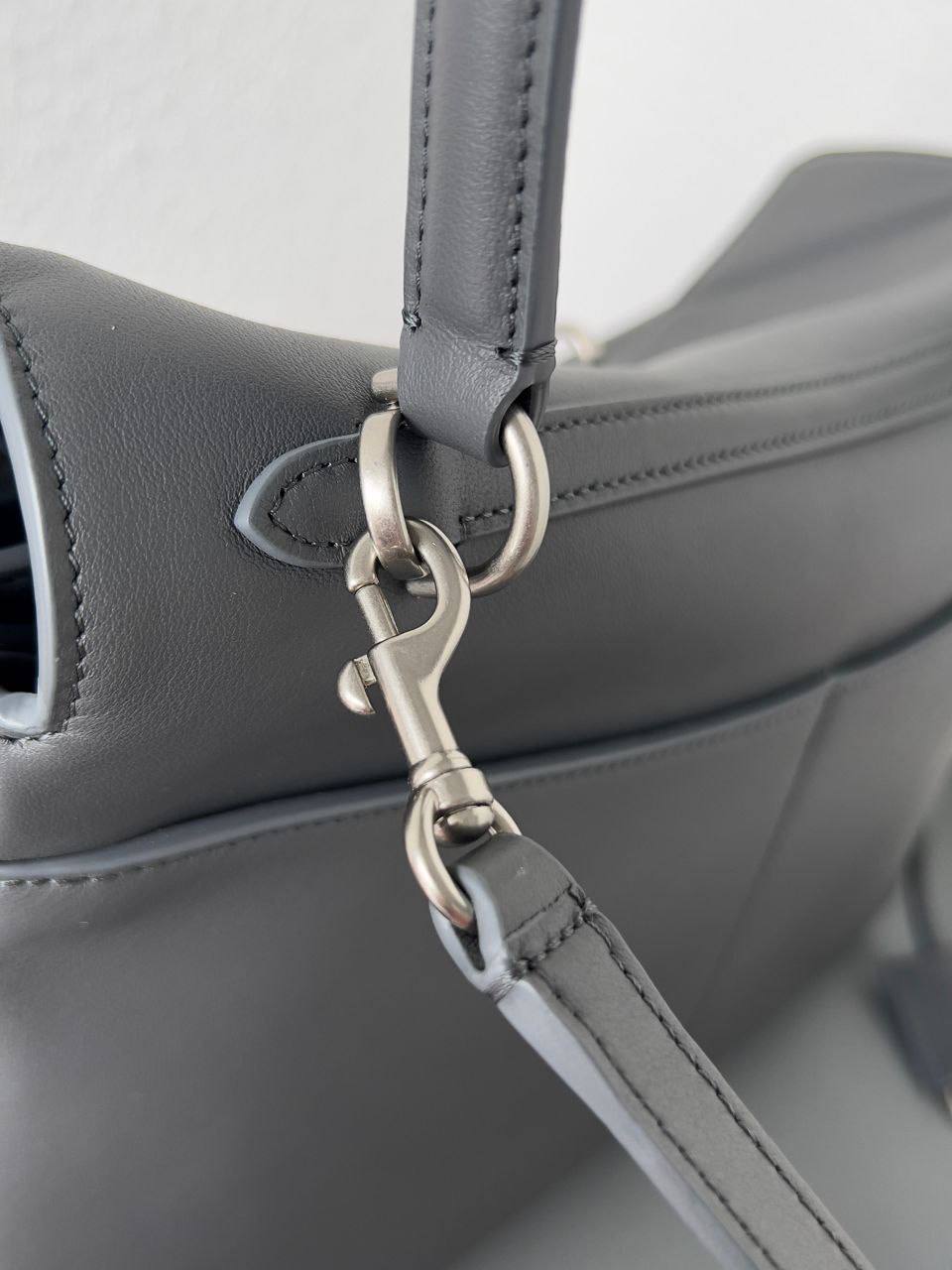 Сумка Balenciaga Rodeo medium 4