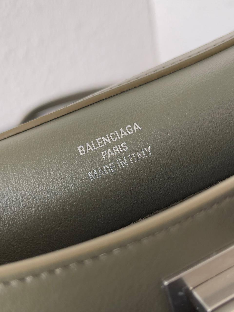 Сумка Balenciaga Rodeo medium 8