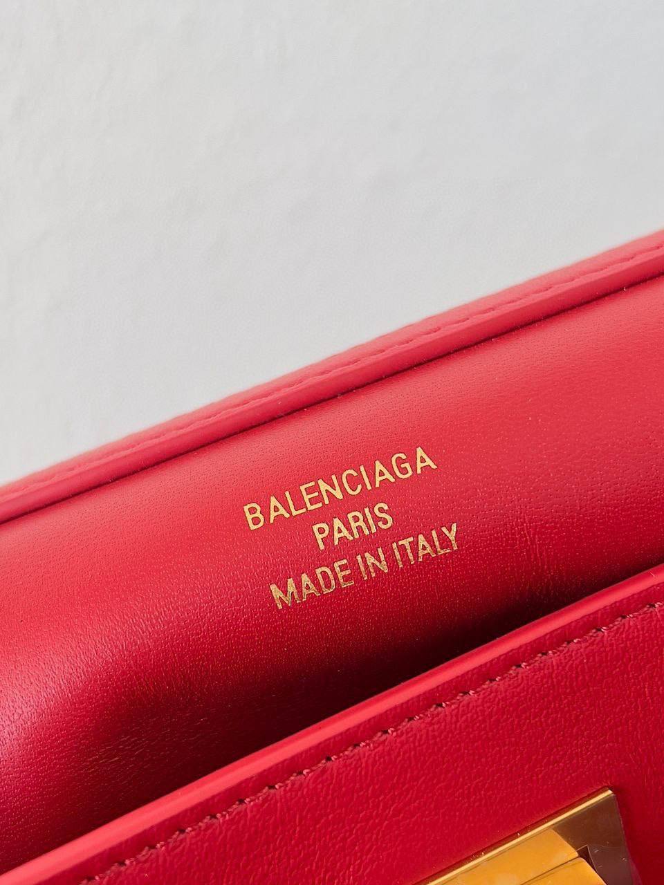 Сумка Balenciaga Rodeo medium 8