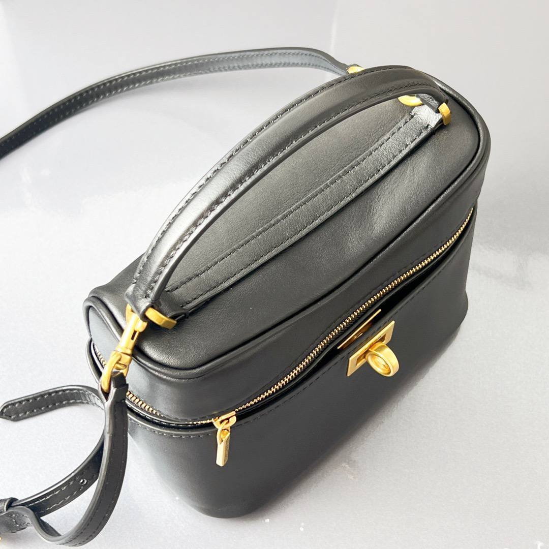 Косметичка Balenciaga Rodeo 4