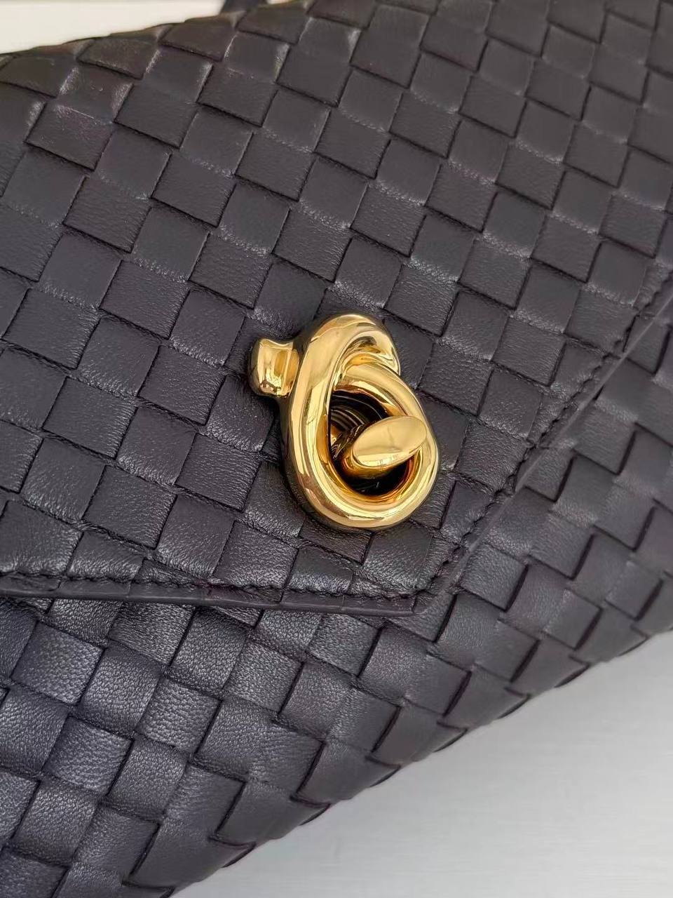 Сумка Bottega Veneta Knot Lock 4