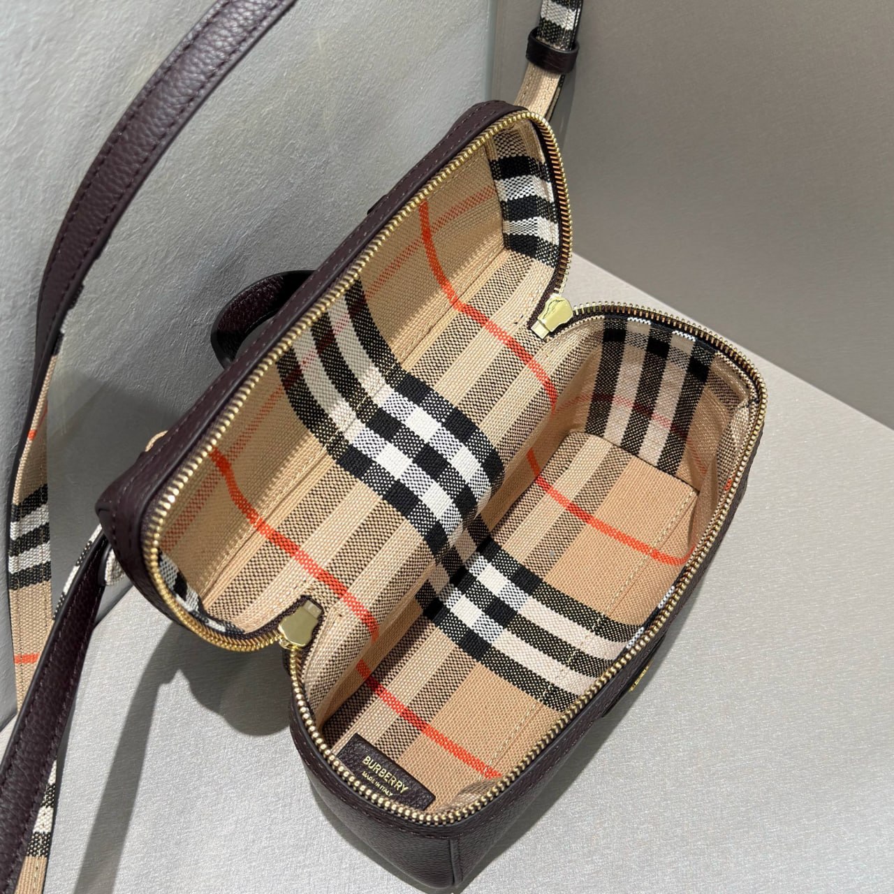 Сумка Burberry Bloomsbury Vanity 7