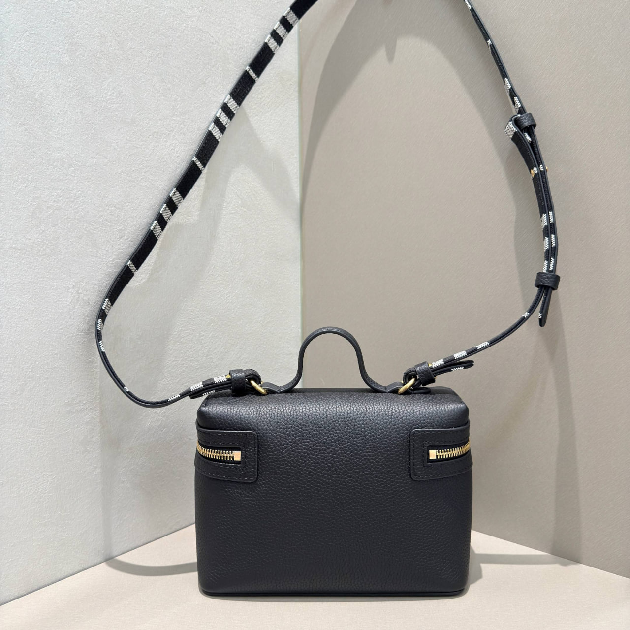 Сумка Burberry Bloomsbury Vanity 2