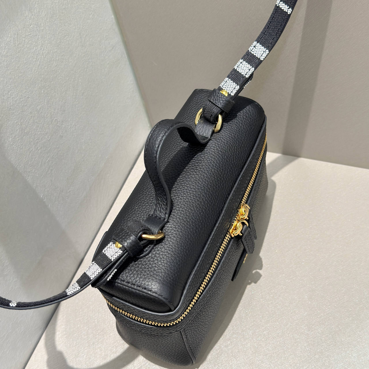 Сумка Burberry Bloomsbury Vanity 4