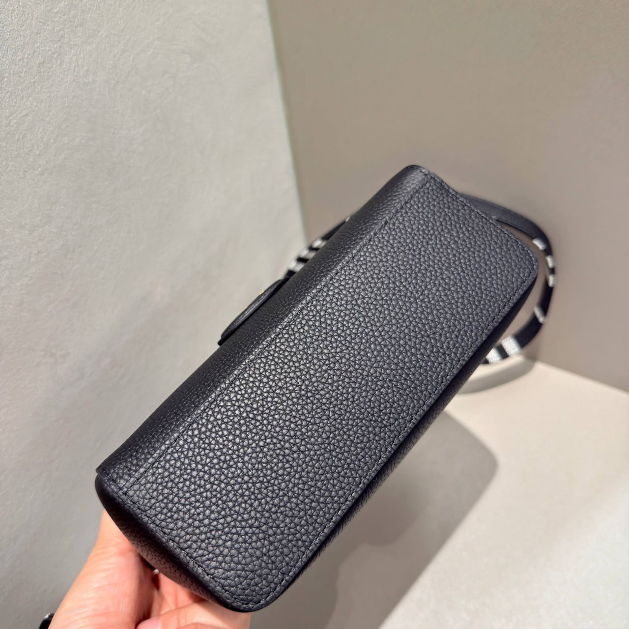 Сумка Burberry Bloomsbury Vanity 6