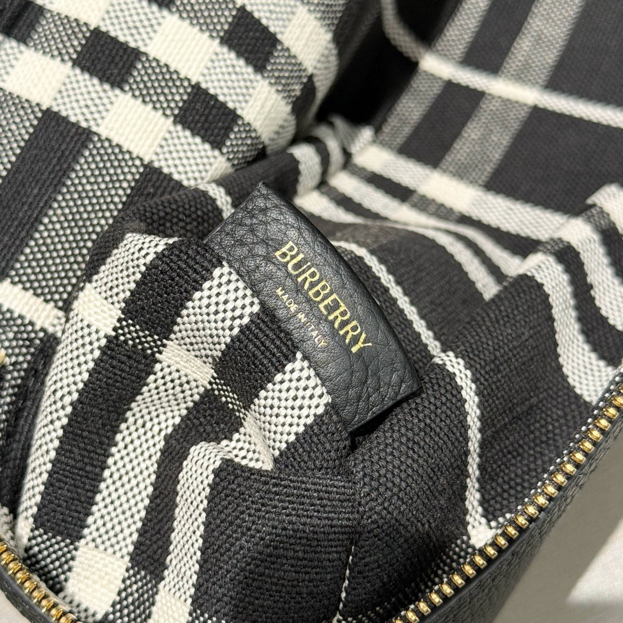 Сумка Burberry Bloomsbury Vanity 8