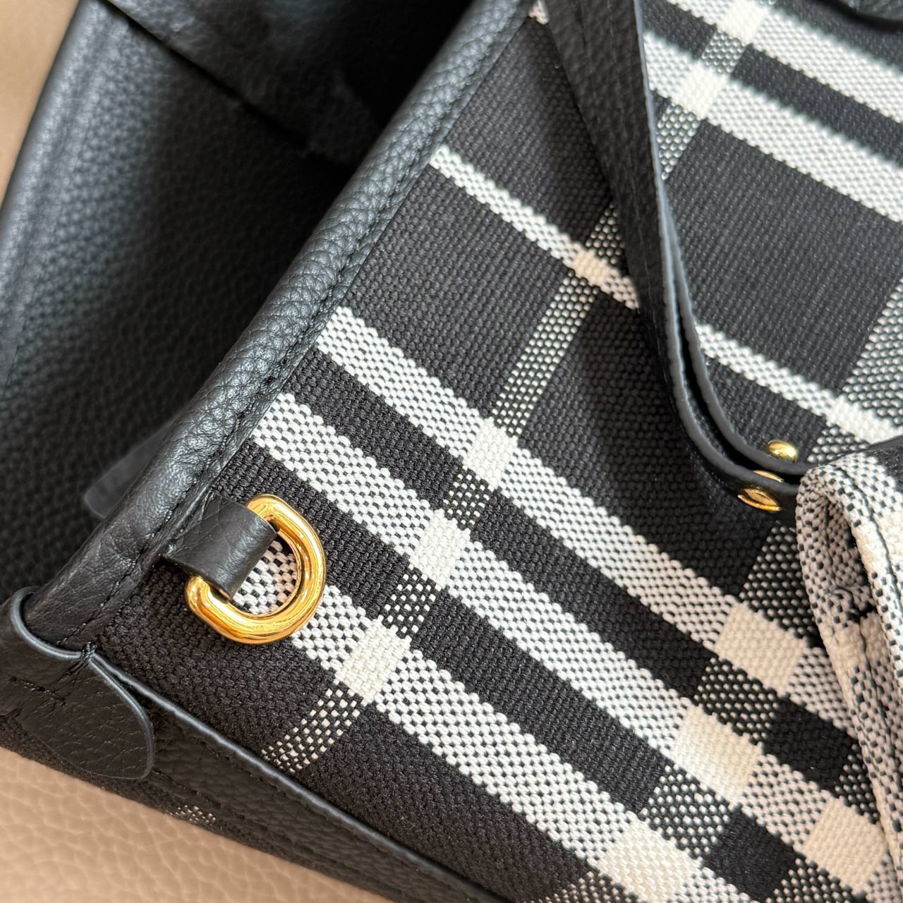 Сумка Burberry Bloomsbury Vanity 5