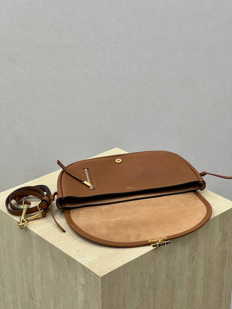 Сумка Celine Half Moon Soft Triomphe 5