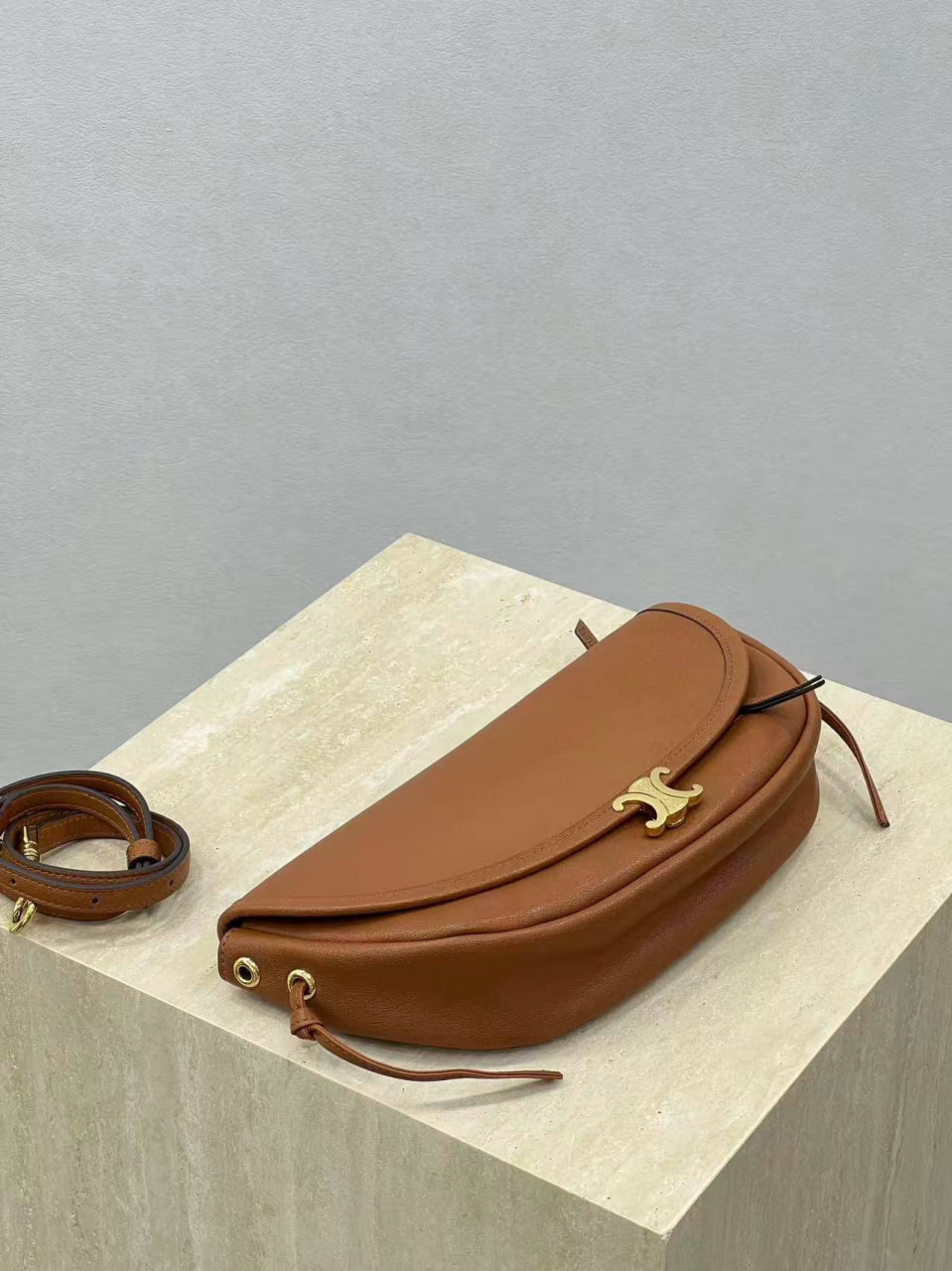 Сумка Celine Half Moon Soft Triomphe 6