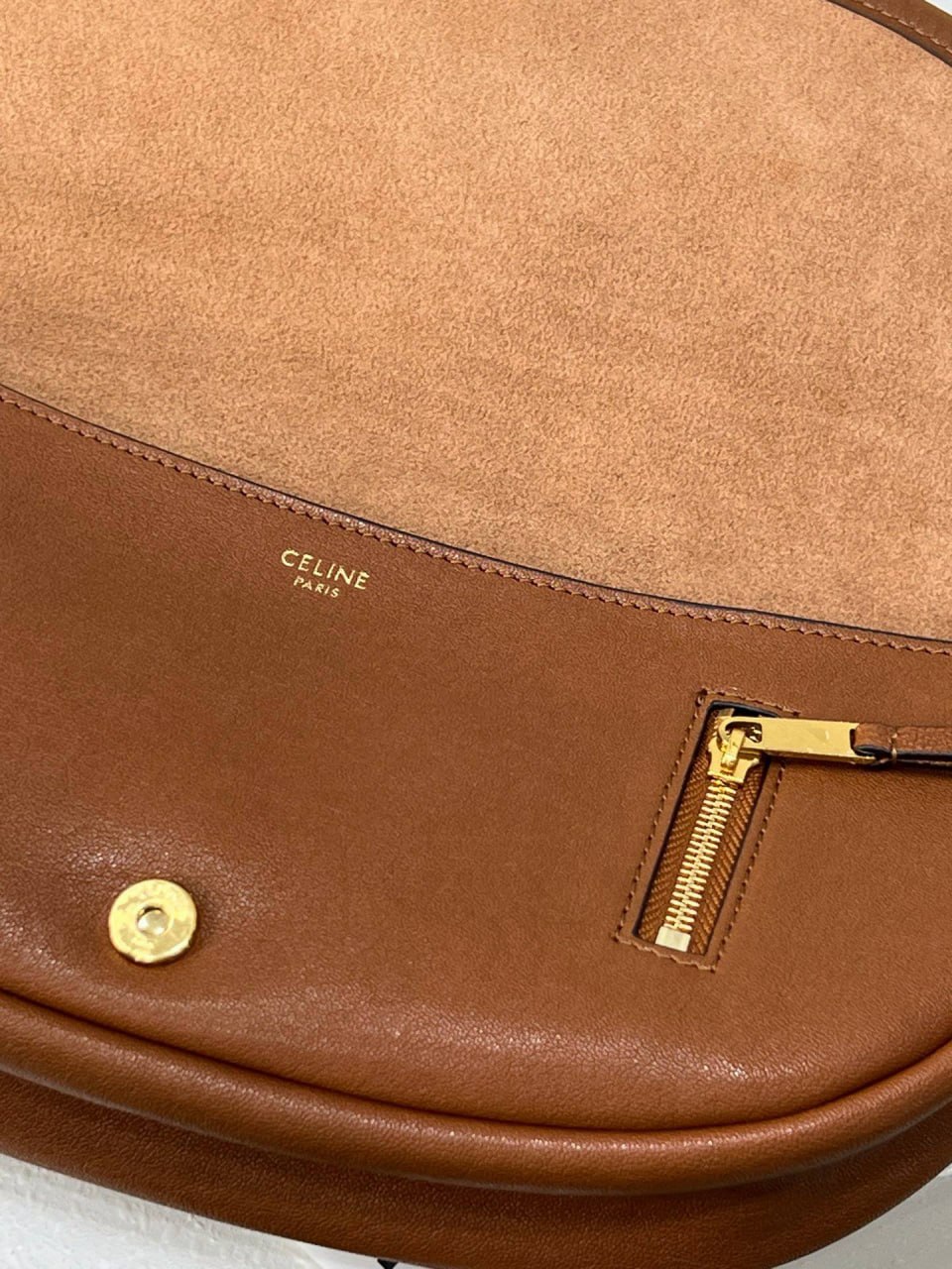Сумка Celine Half Moon Soft Triomphe 7