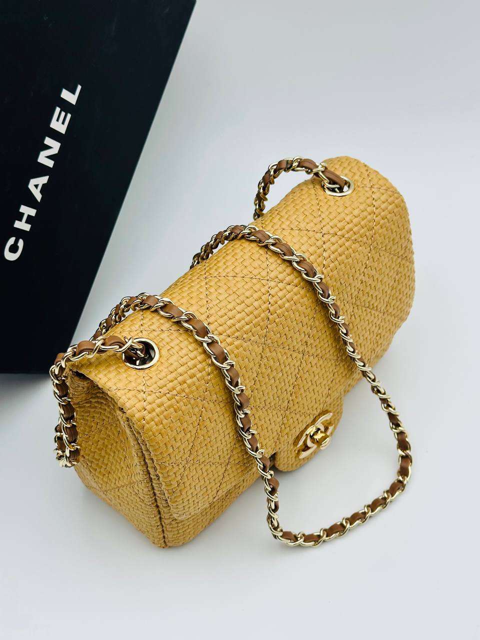 Сумка Chanel 6