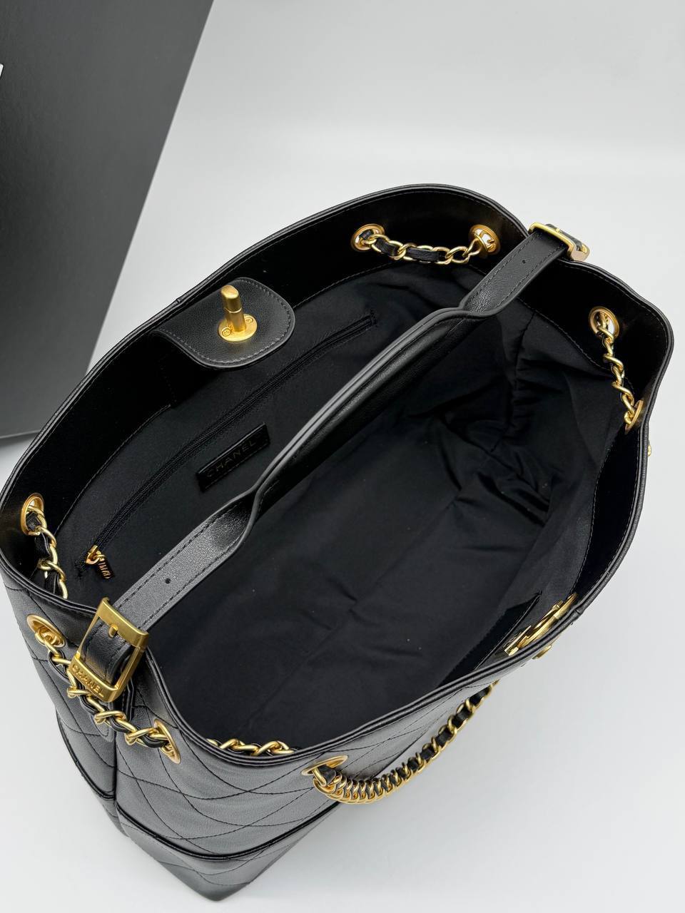 Сумка Chanel 18
