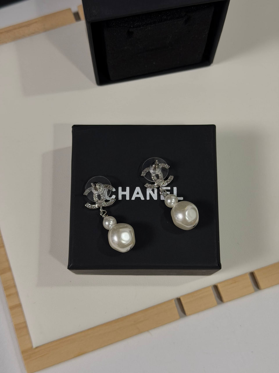 Серьги Chanel 5