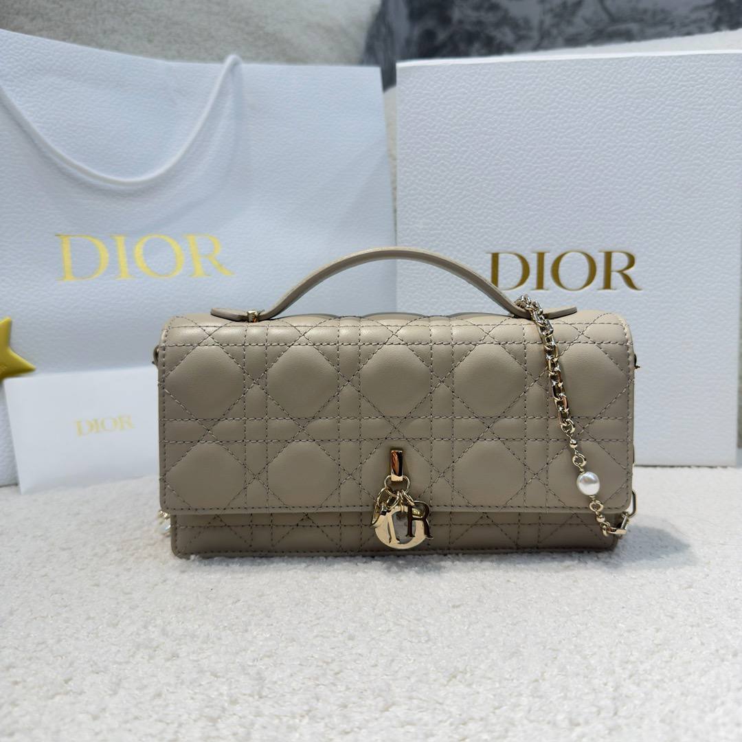 Сумка Dior 30 Montaigne