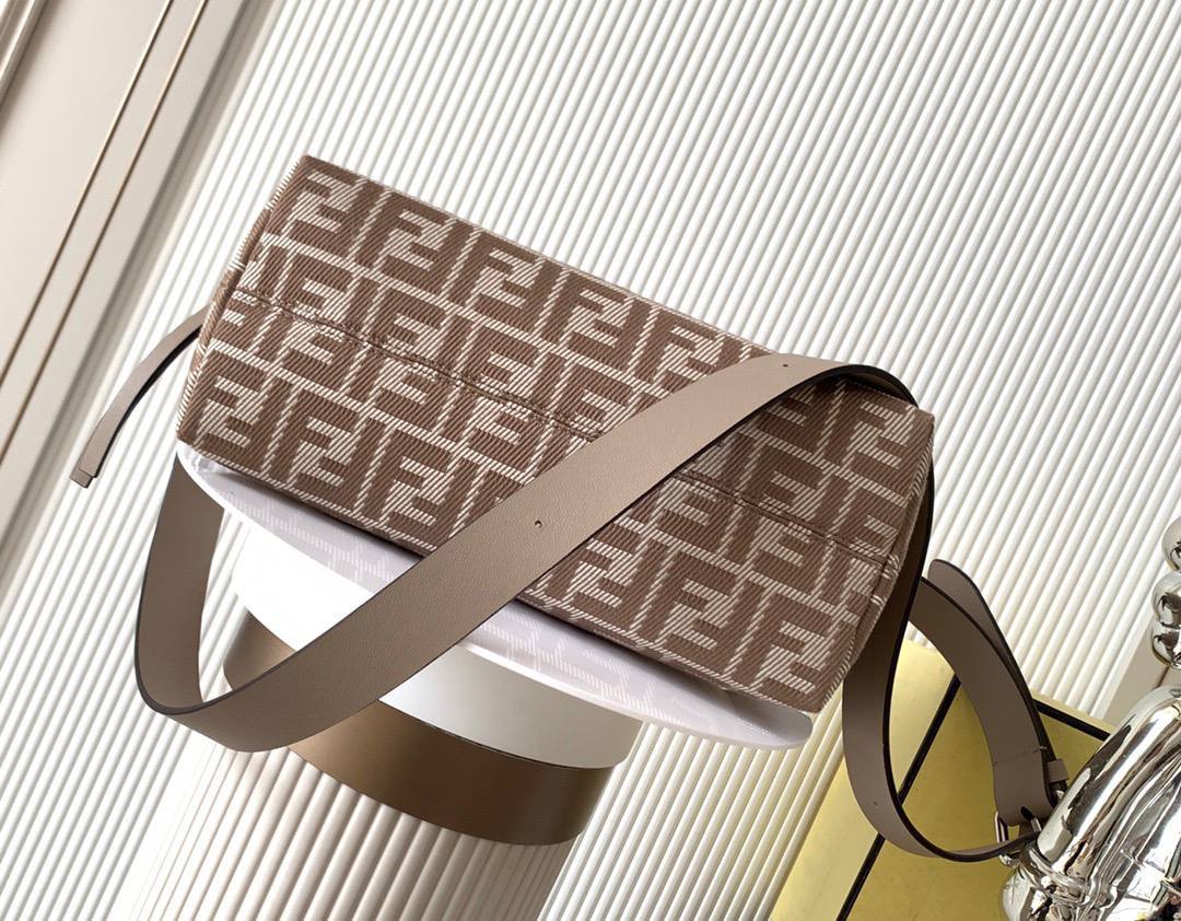 Сумка Fendi 4