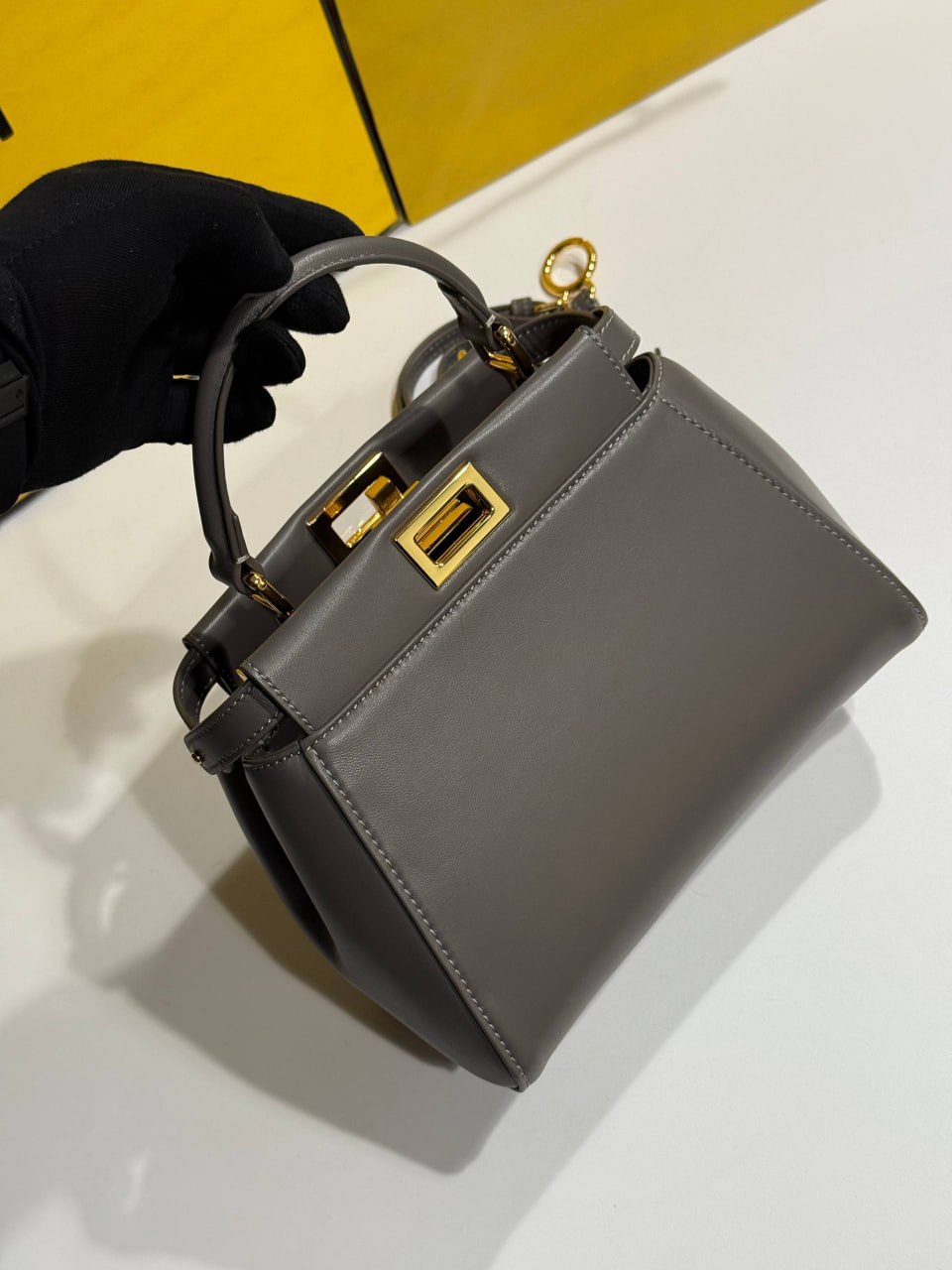 Сумка Fendi Peekaboo 4