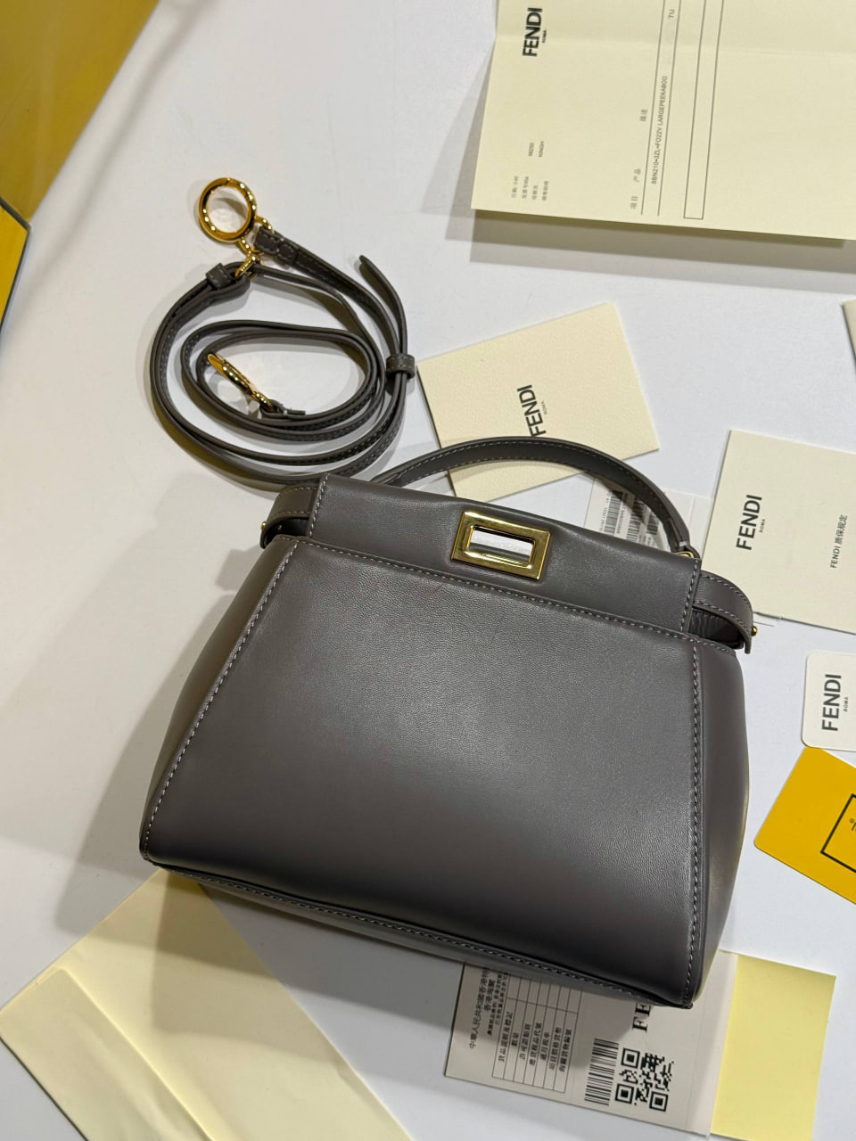 Сумка Fendi Peekaboo 5