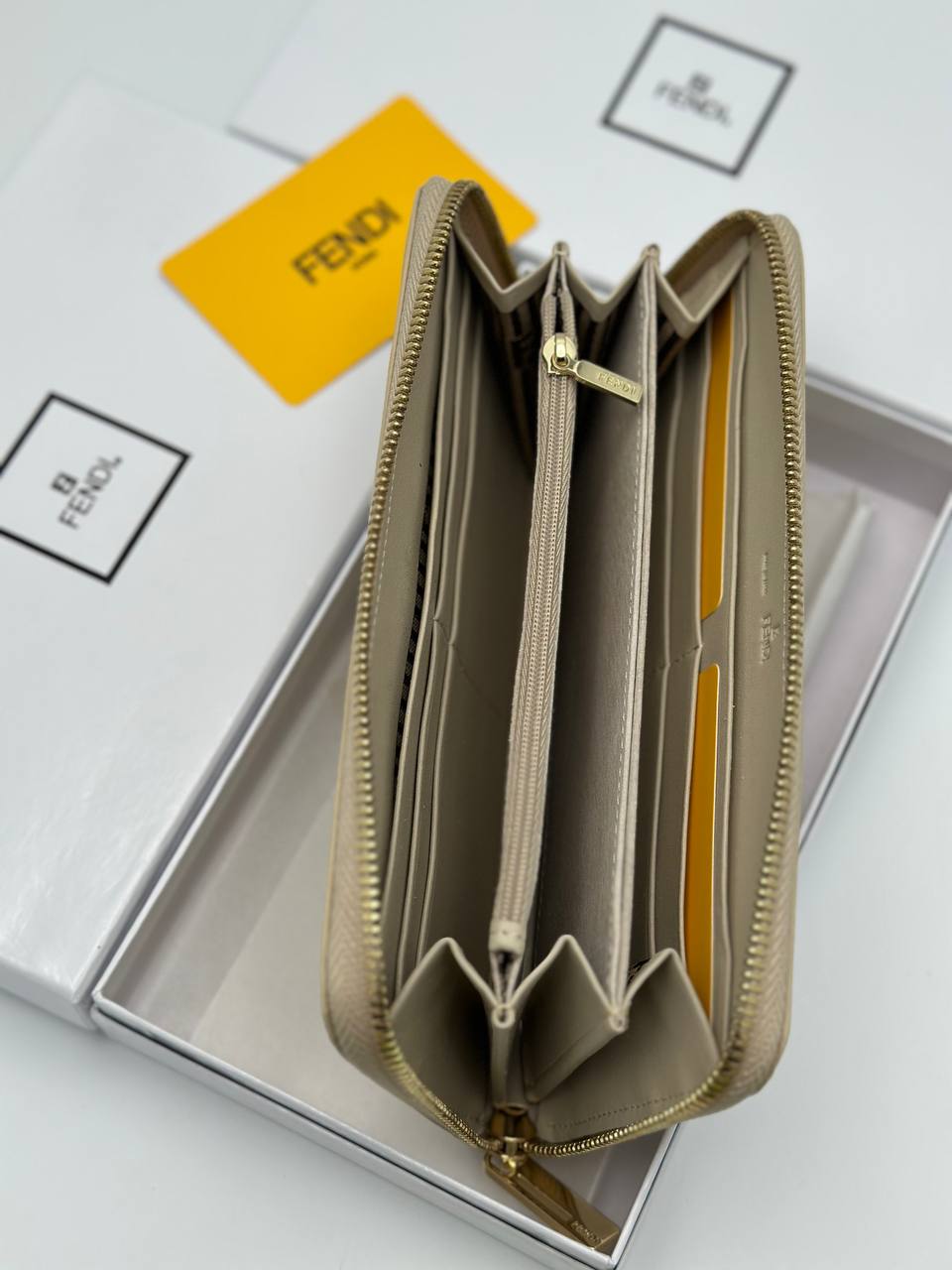 Кошелек Fendi 8