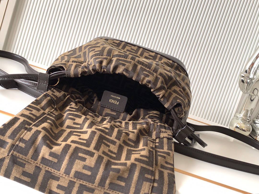 Рюкзак Fendi 8