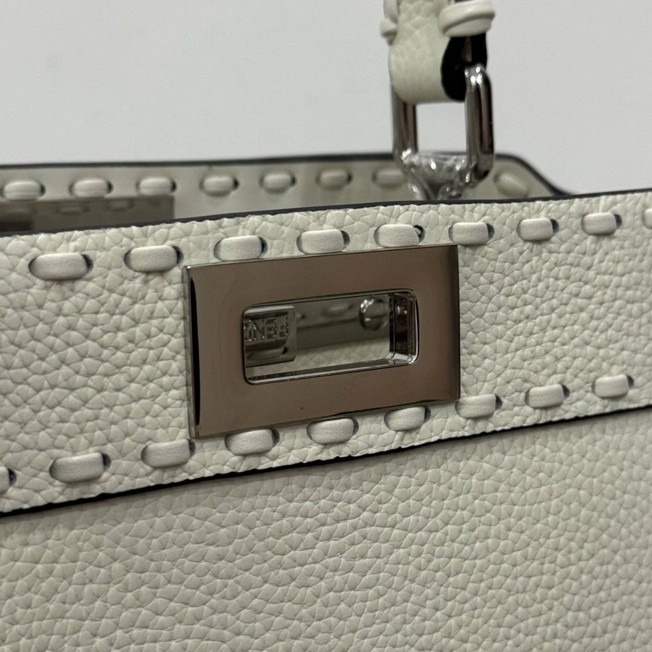 Сумка Fendi Peekaboo ISeeU Small 4
