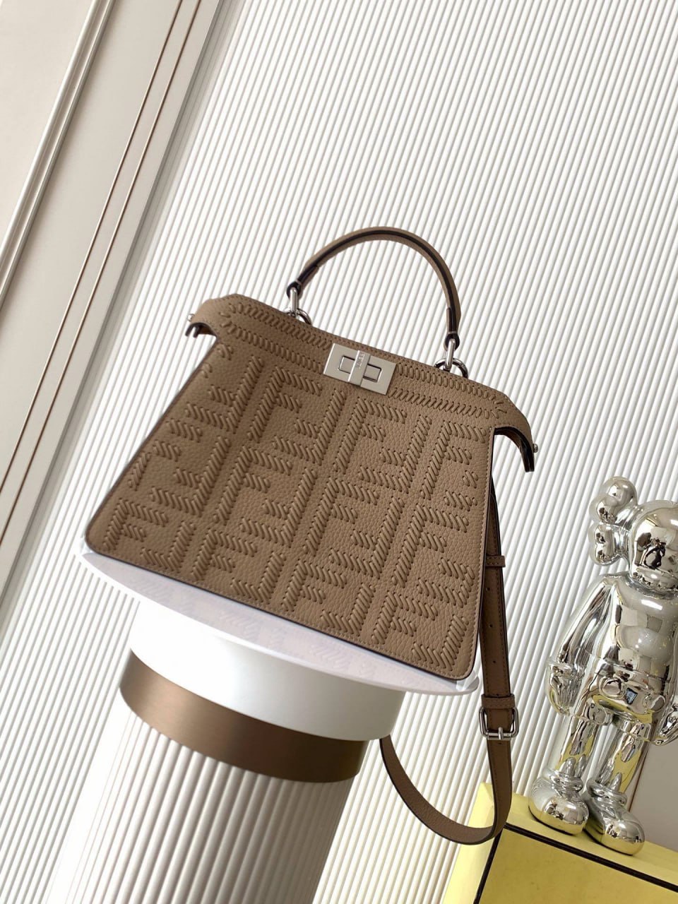 Сумка Fendi Peekaboo 1