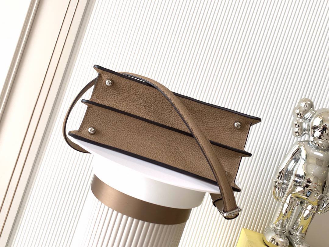 Сумка Fendi Peekaboo 5