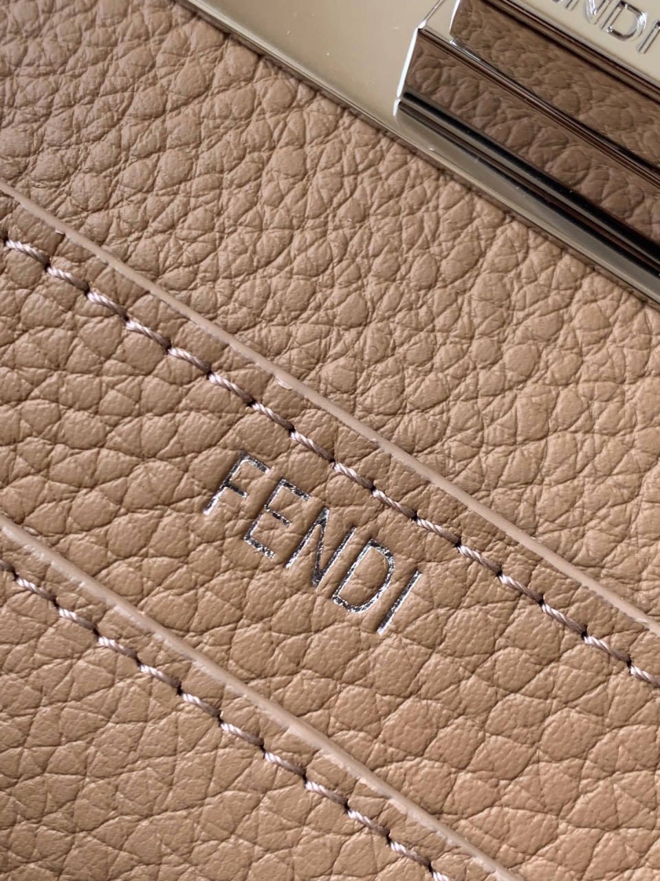 Сумка Fendi Peekaboo 8