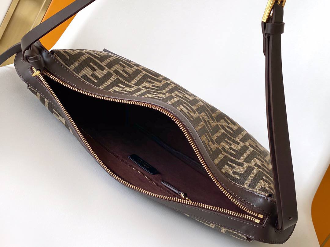 Сумка Fendi Peekaboo 8