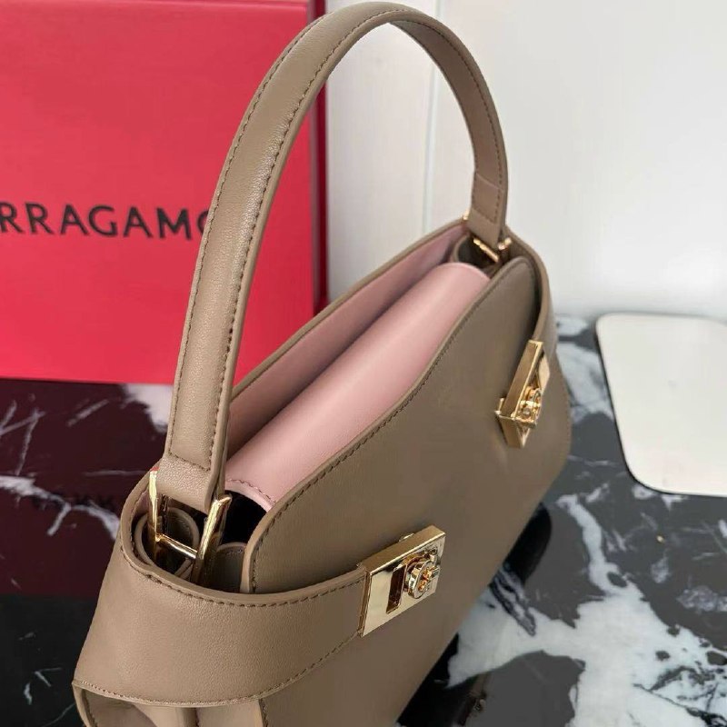 Сумка Ferragamo 7