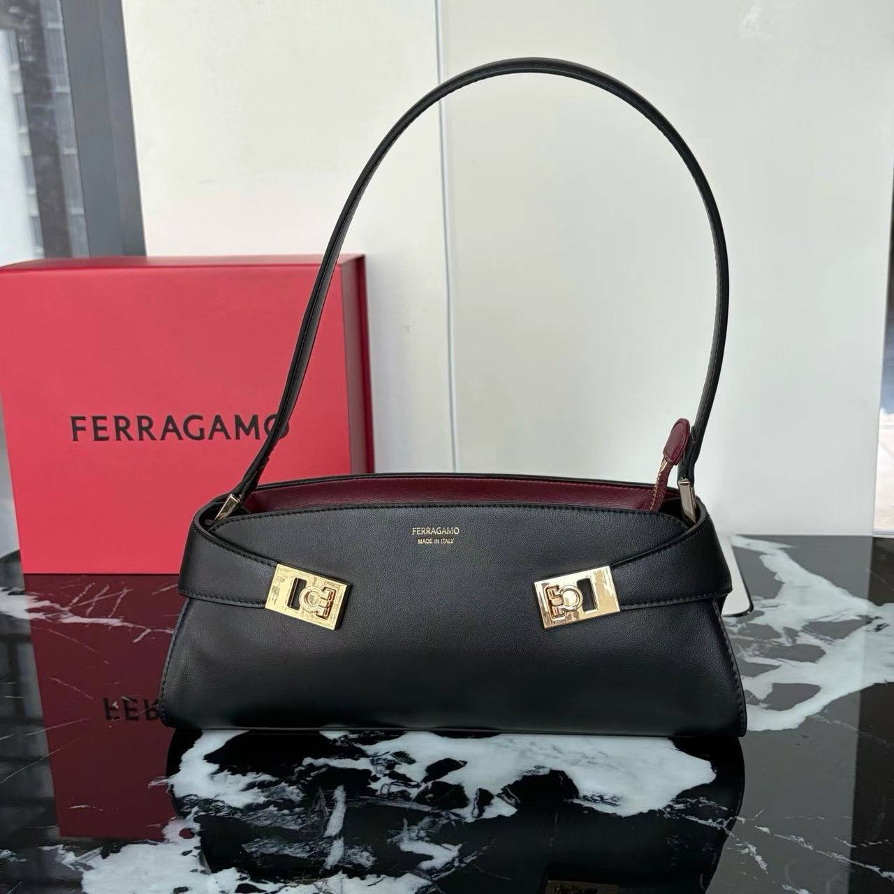 Сумка Ferragamo 1