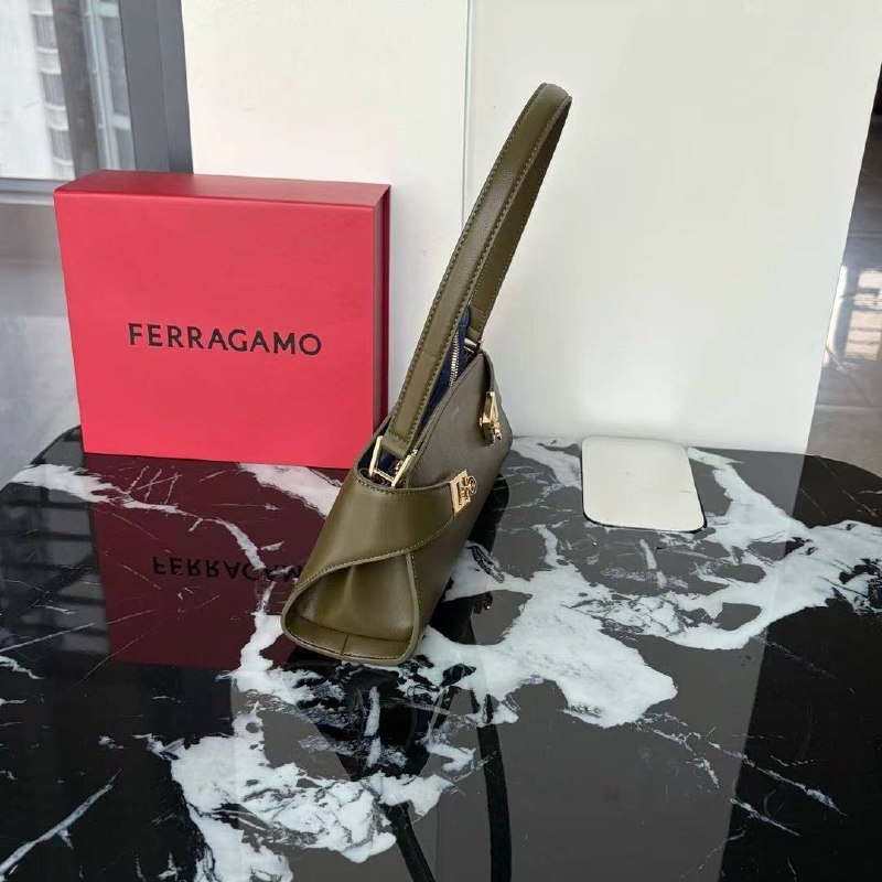 Сумка Ferragamo 8