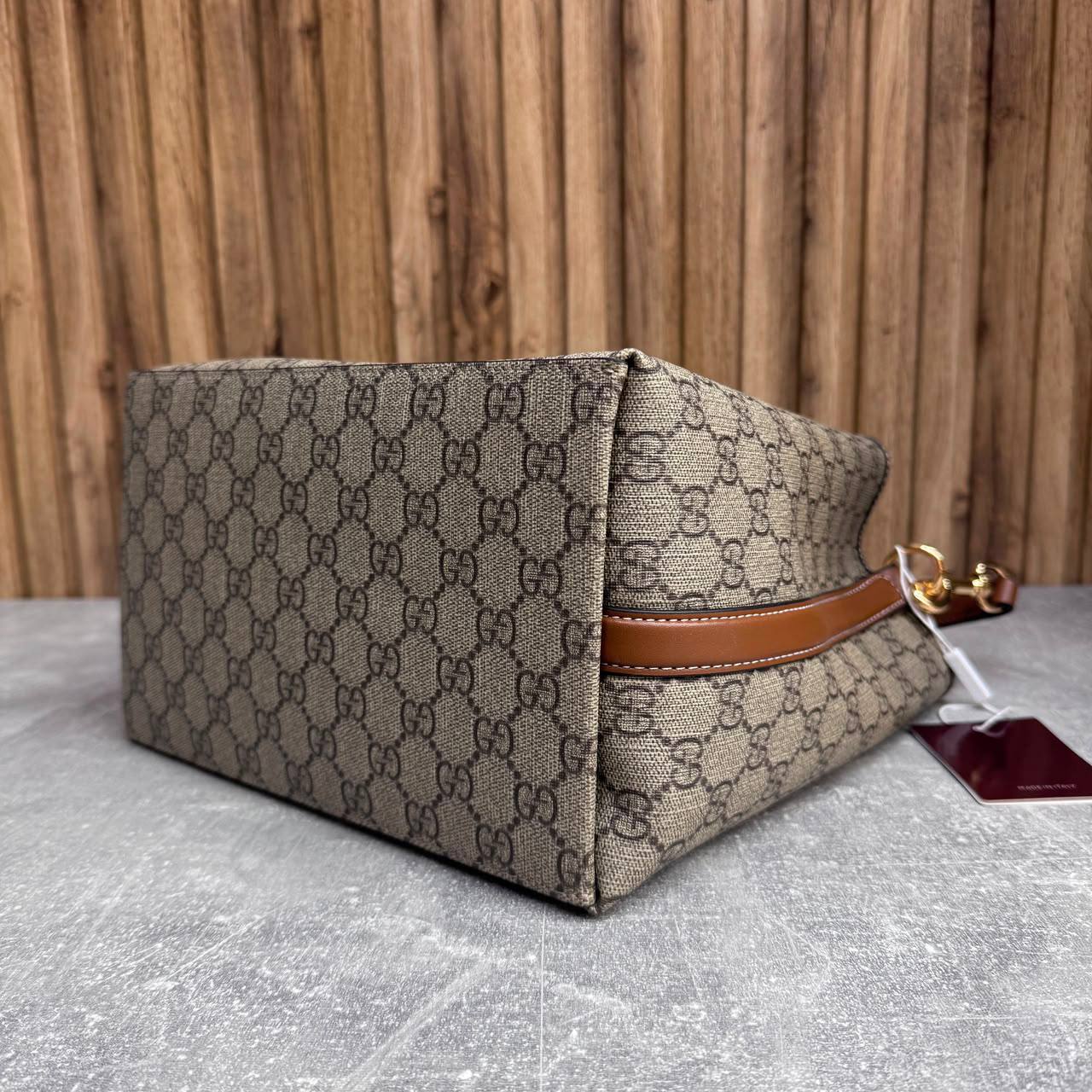 Сумка Gucci Emblem Medium 5
