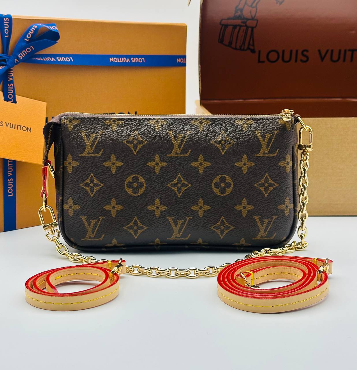 Клатч Louis Vuitton