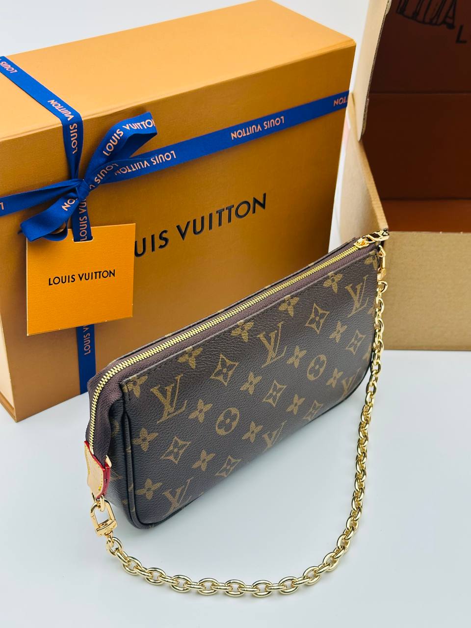 Клатч Louis Vuitton 2