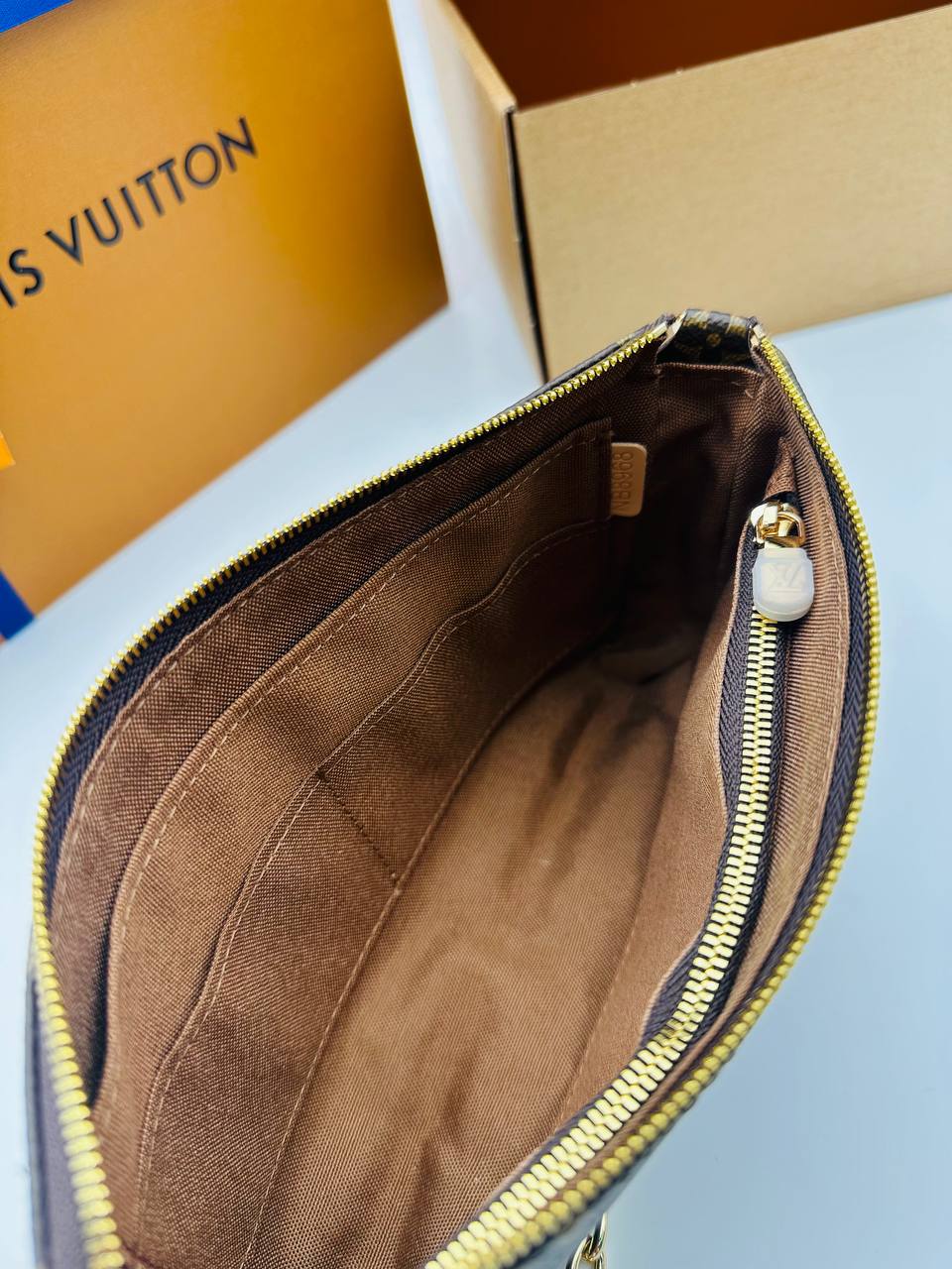 Клатч Louis Vuitton 5