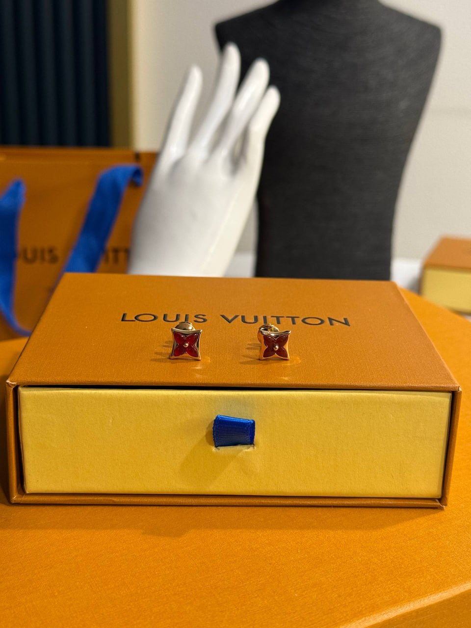 Серьги Louis Vuitton 2