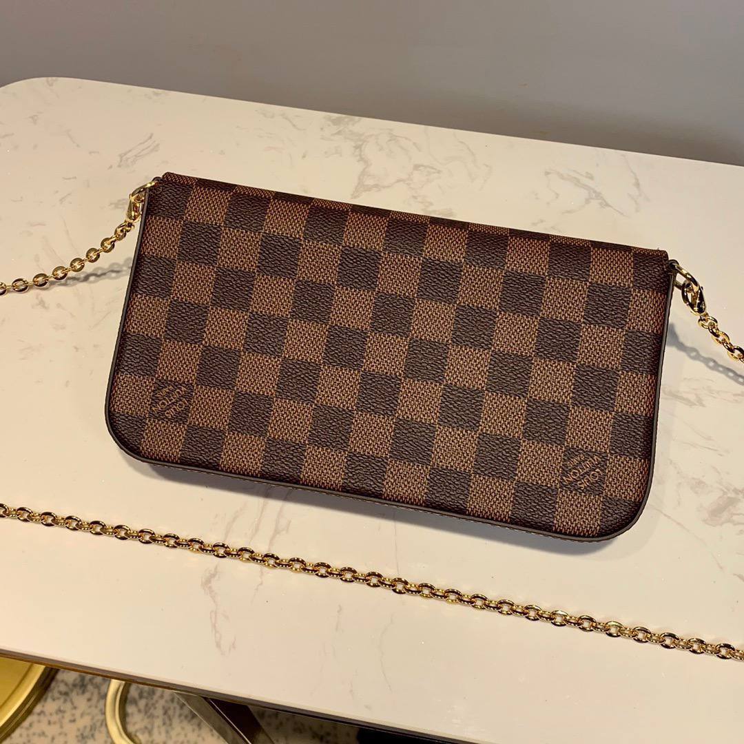Клатч Louis Vuitton 2