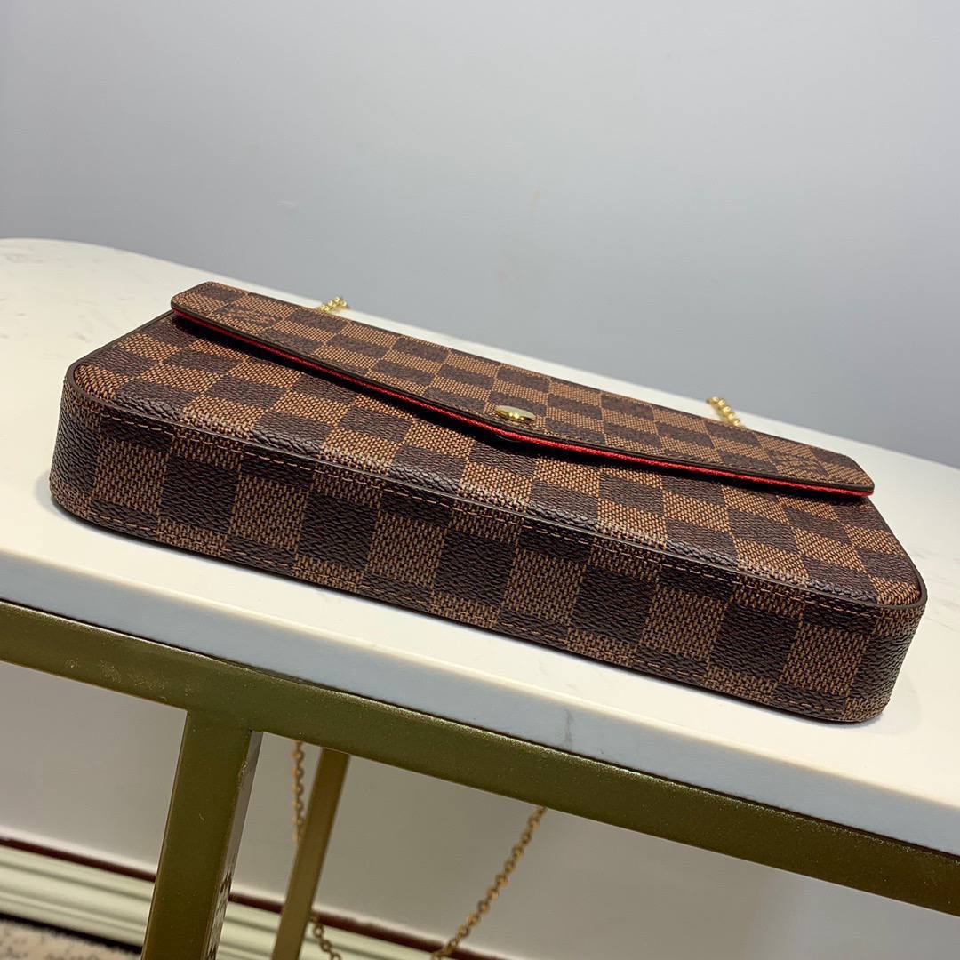 Клатч Louis Vuitton 4