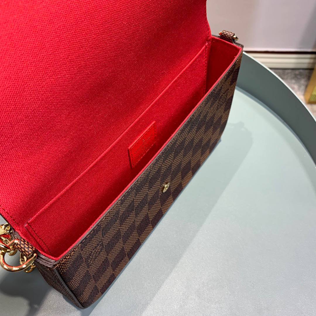 Клатч Louis Vuitton 8
