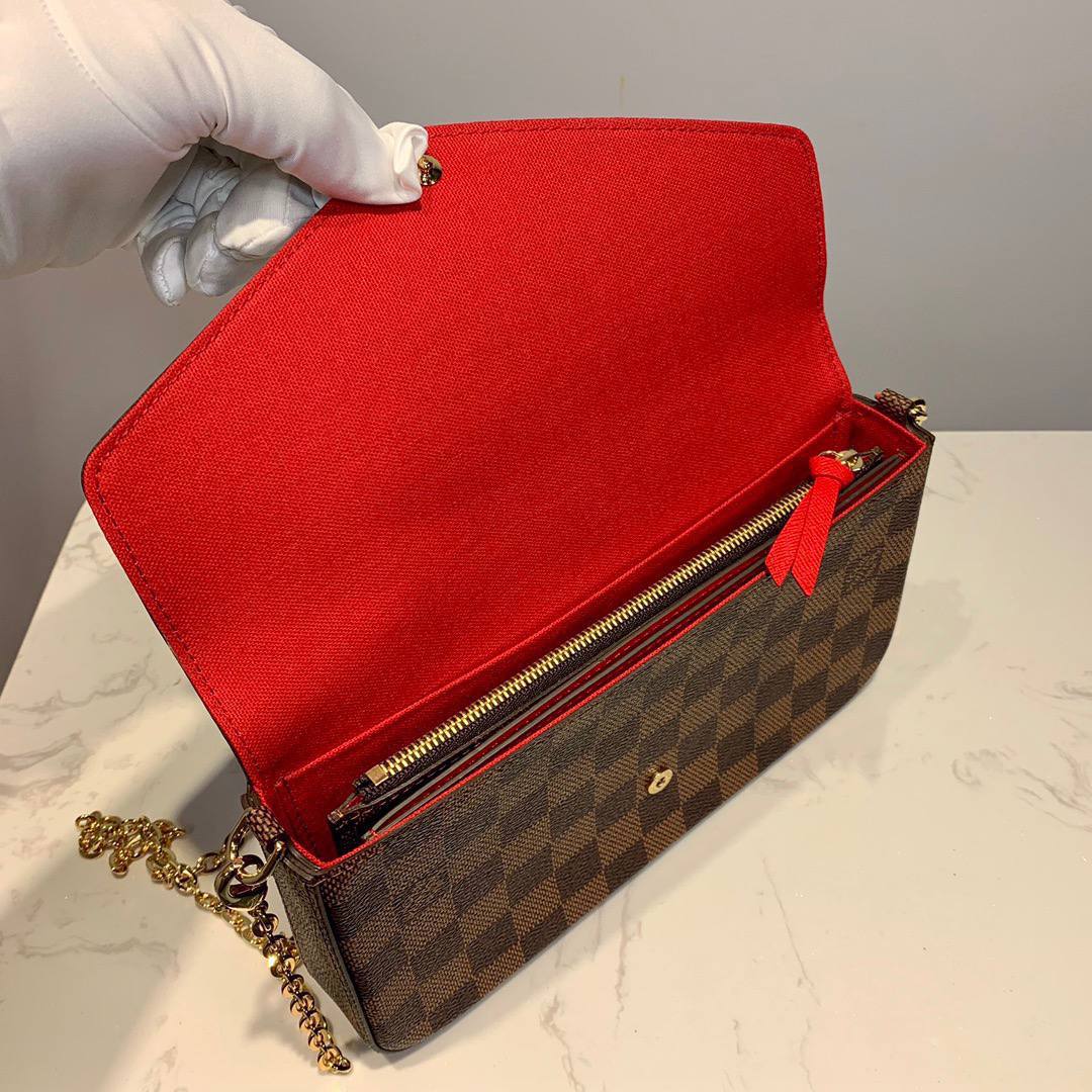 Клатч Louis Vuitton 9