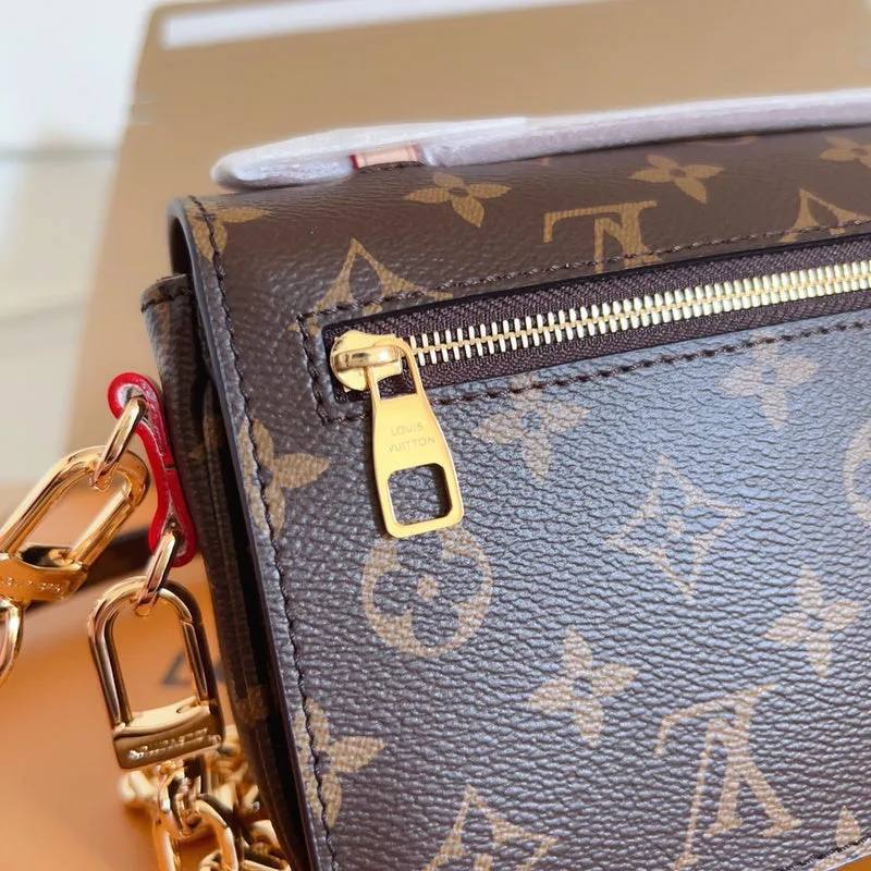 Клатч Louis Vuitton 6