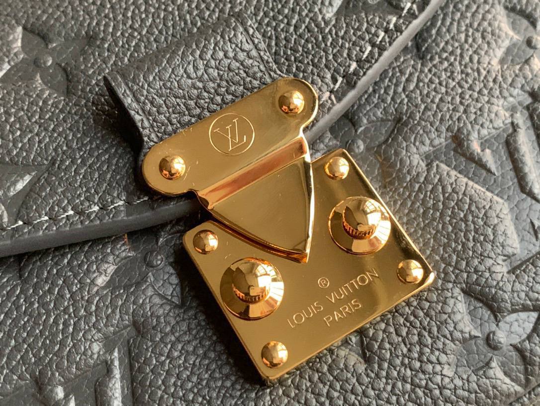 Клатч Louis Vuitton 4