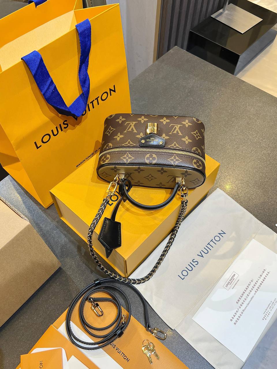 Сумка Louis Vuitton 8