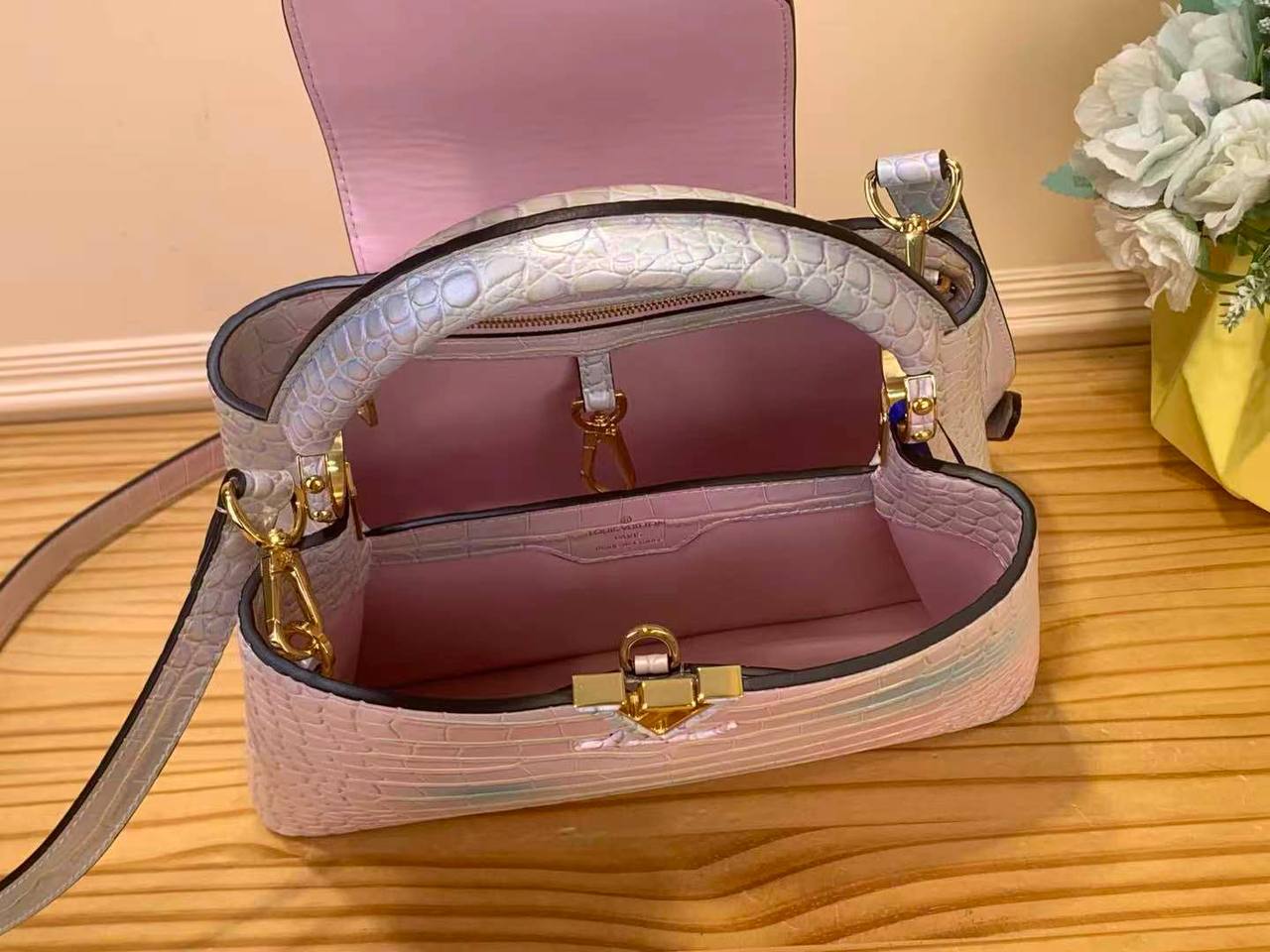 Сумка Louis Vuitton Capucines Crocodilien Pink Quartz 8