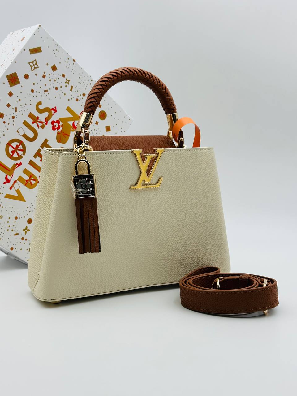 Сумка Louis Vuitton Capucines 3