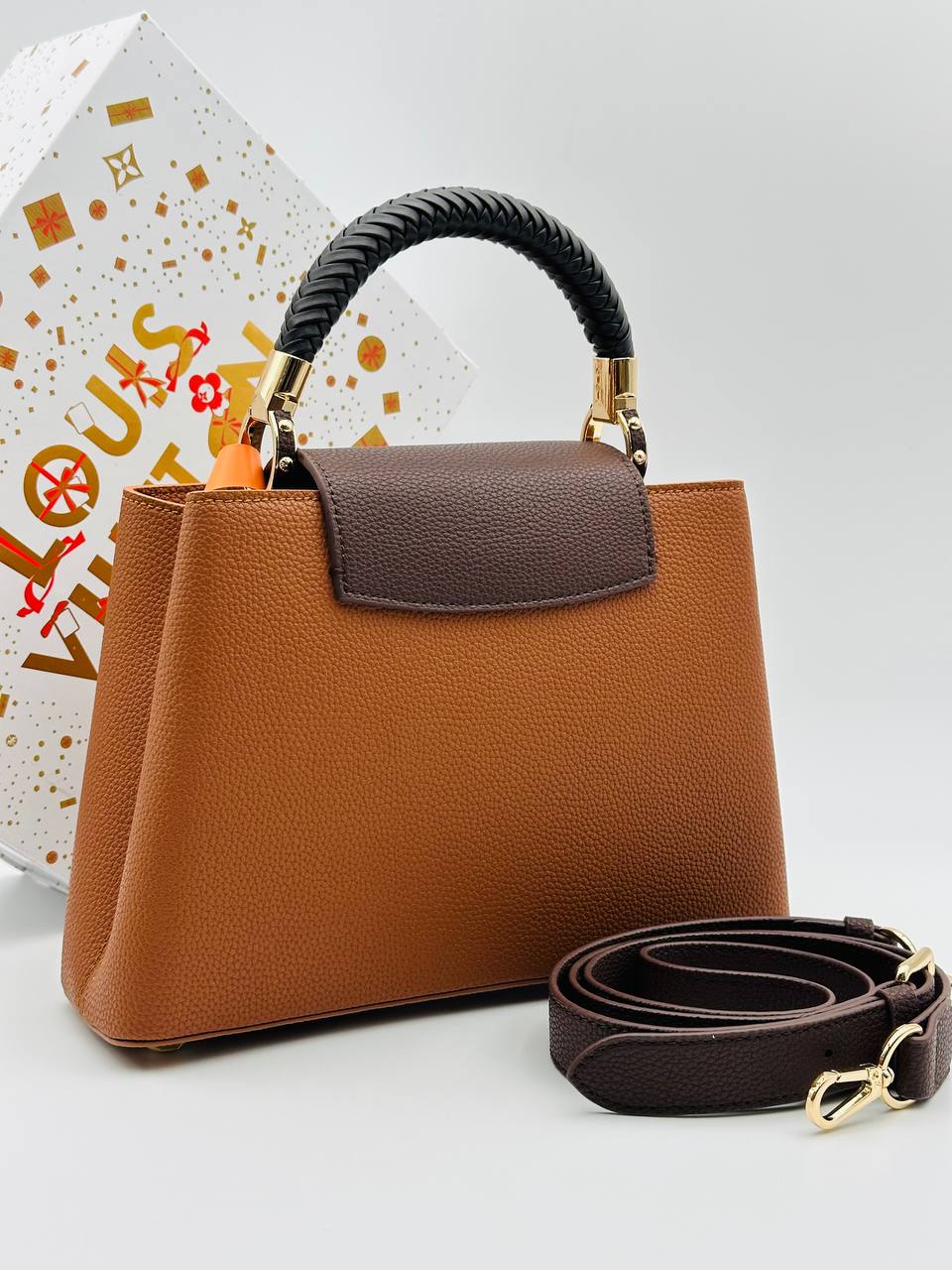Сумка Louis Vuitton Capucines 4