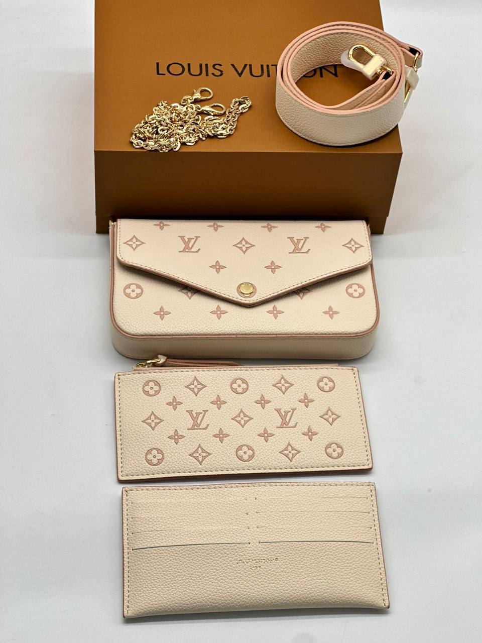 Клатч Louis Vuitton 4
