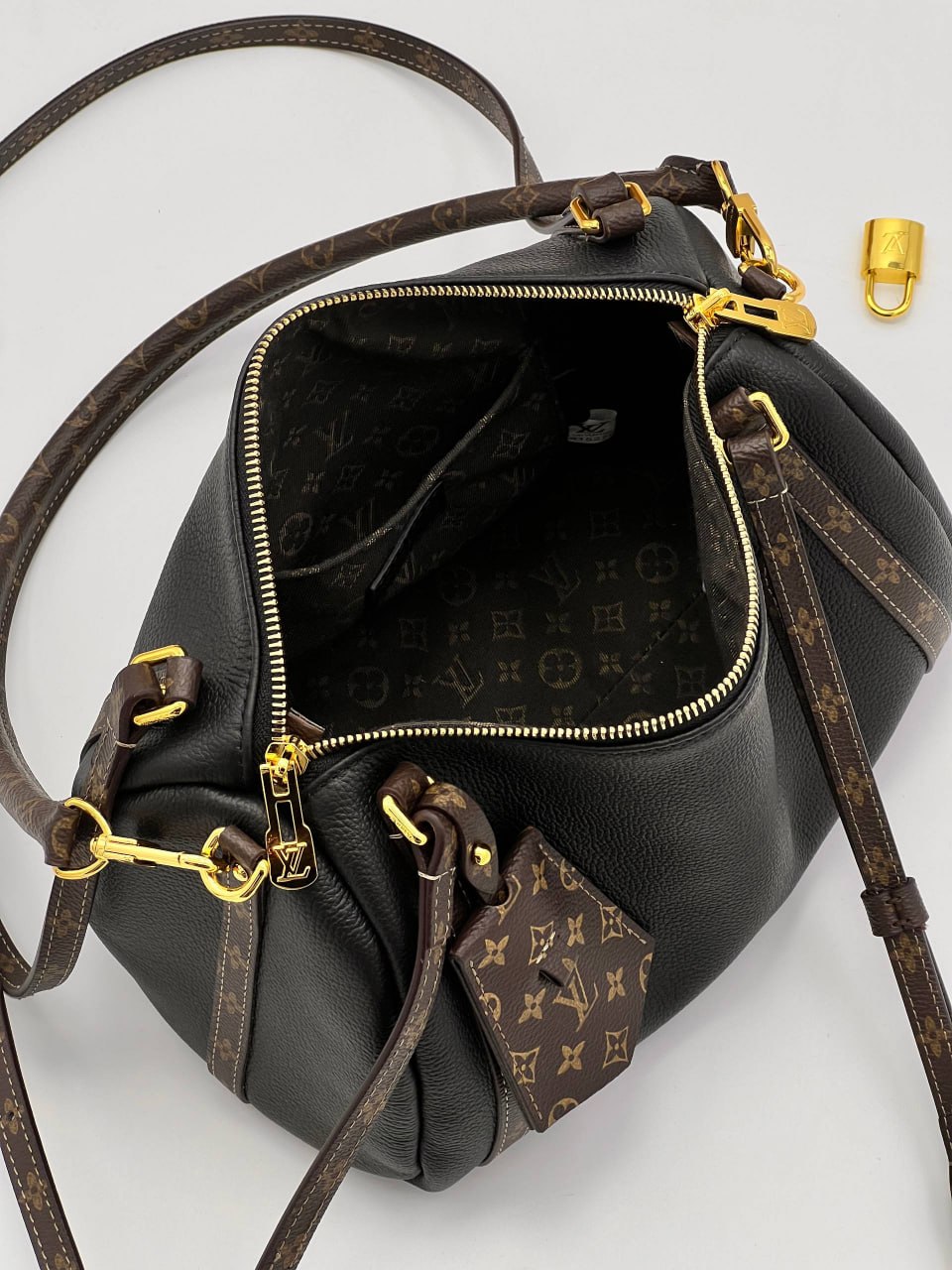 Сумка Louis Vuitton 8