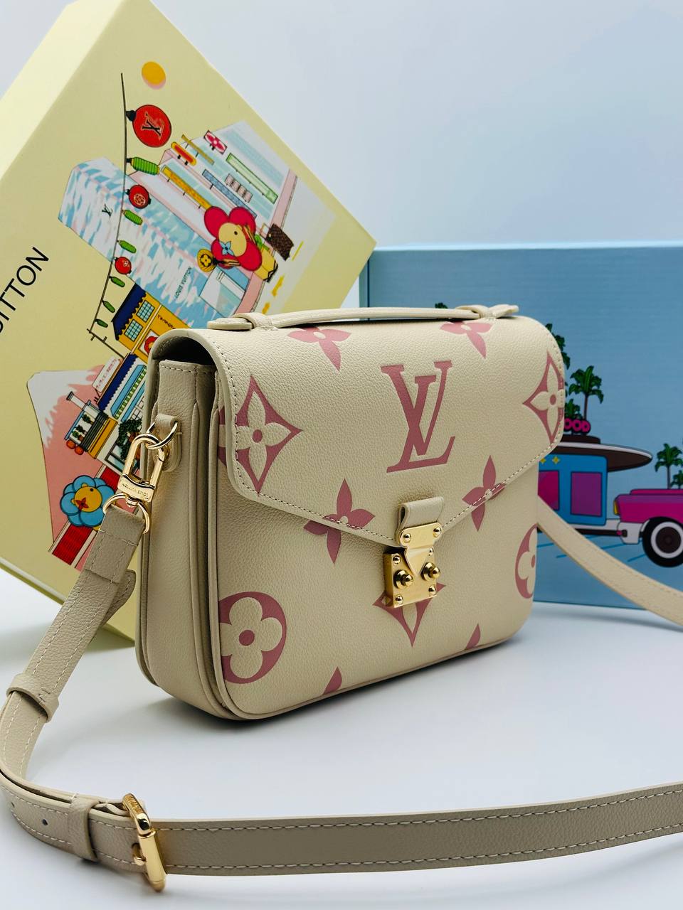 Клатч Louis Vuitton 2
